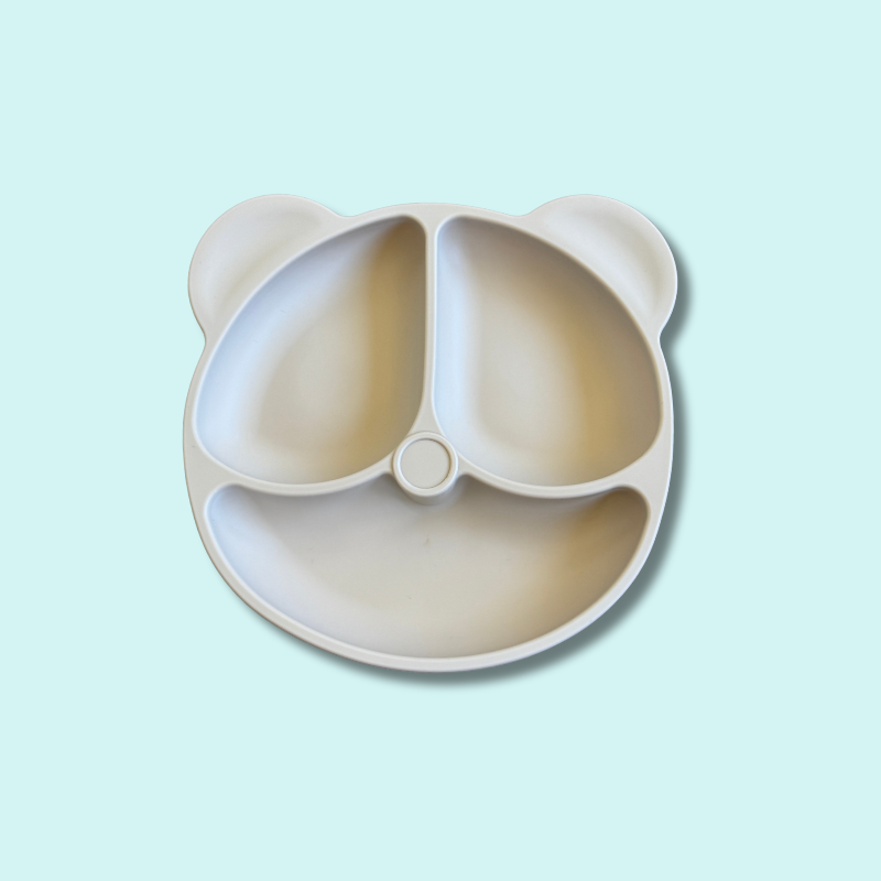 Silicone bear-shaped suction plate with three compartments for baby-led weaning and self-feeding – Babyroos non-slip plate for 6 months and up